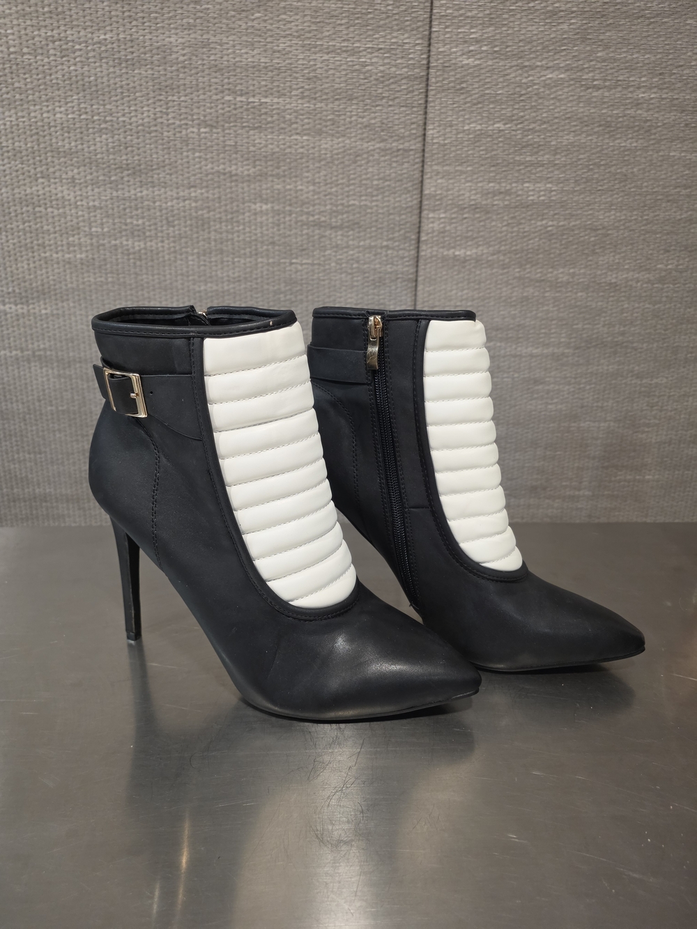 Glaze Black & White Quilted Stiletto Ankle Booties Boots | Size 9 Chic Glam